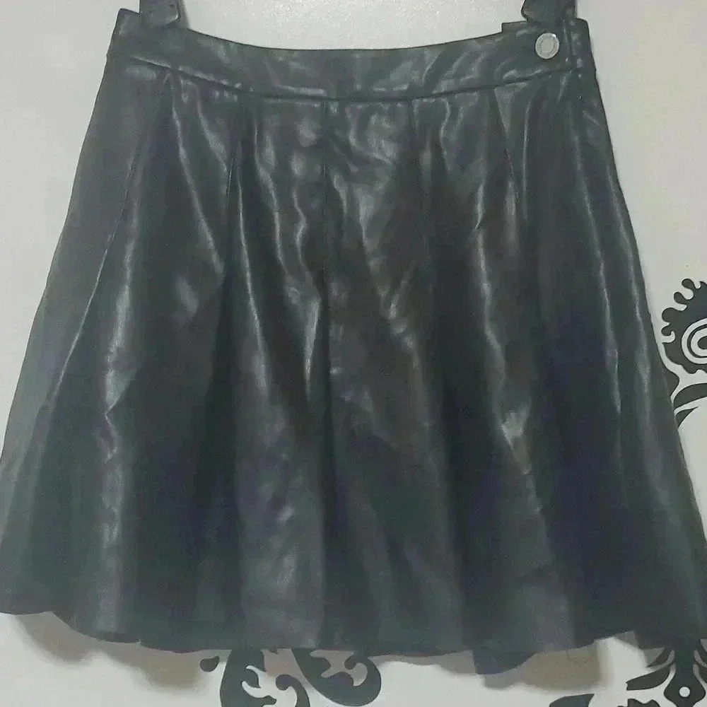 Weworewhat vegan leatherl pleated skirt
